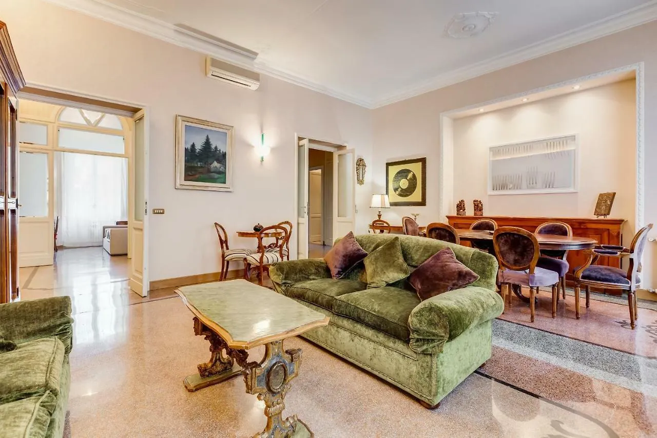 Tibullo - Classic & Elegant Rome Center Apartment