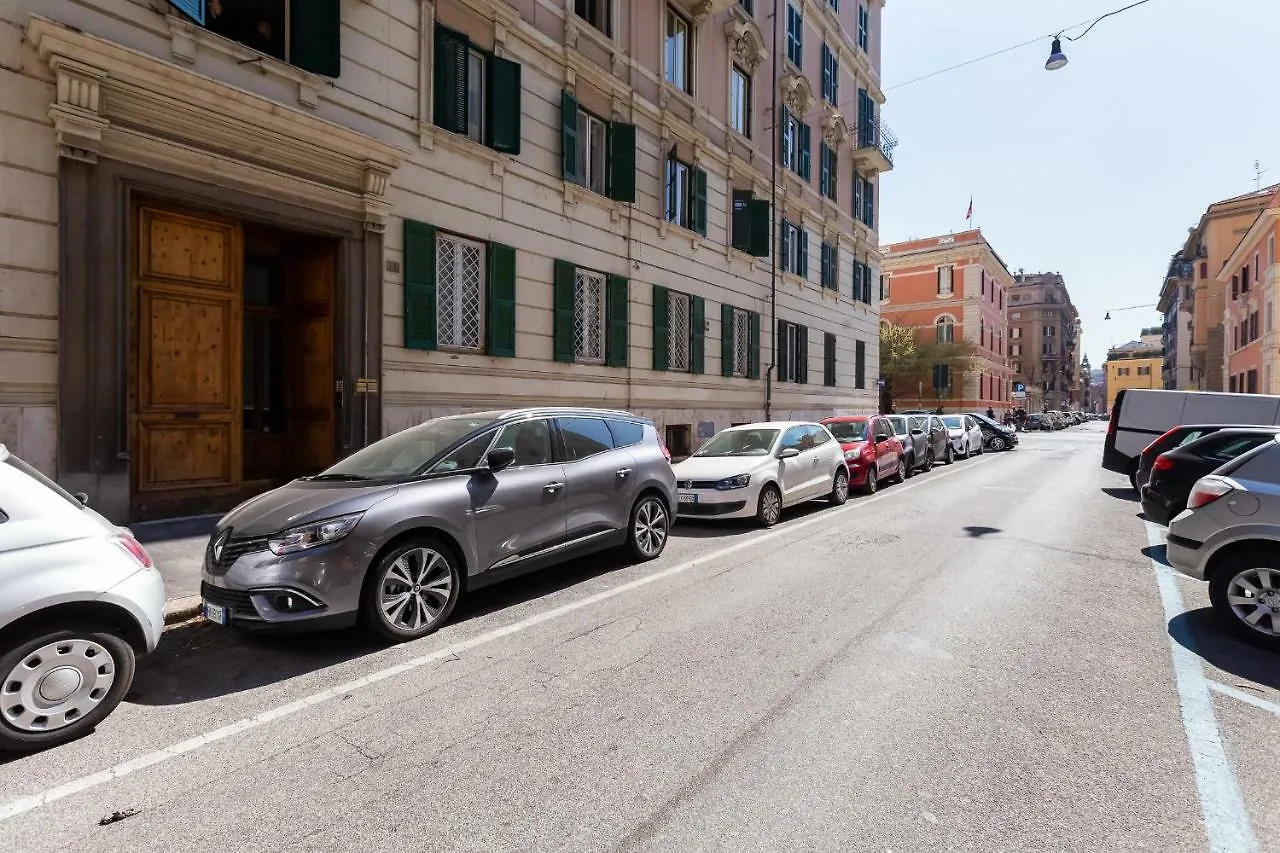 Tibullo - Classic & Elegant Rome Center Apartment 0*,  إيطاليا